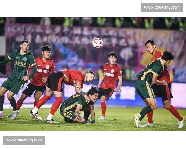 本轮中超焦点对决长春亚泰迎战广州恒大争夺关键三分巅峰较量赛场 本轮中超焦点对决长春亚泰迎战广州恒大争夺关键三分巅峰较量赛场